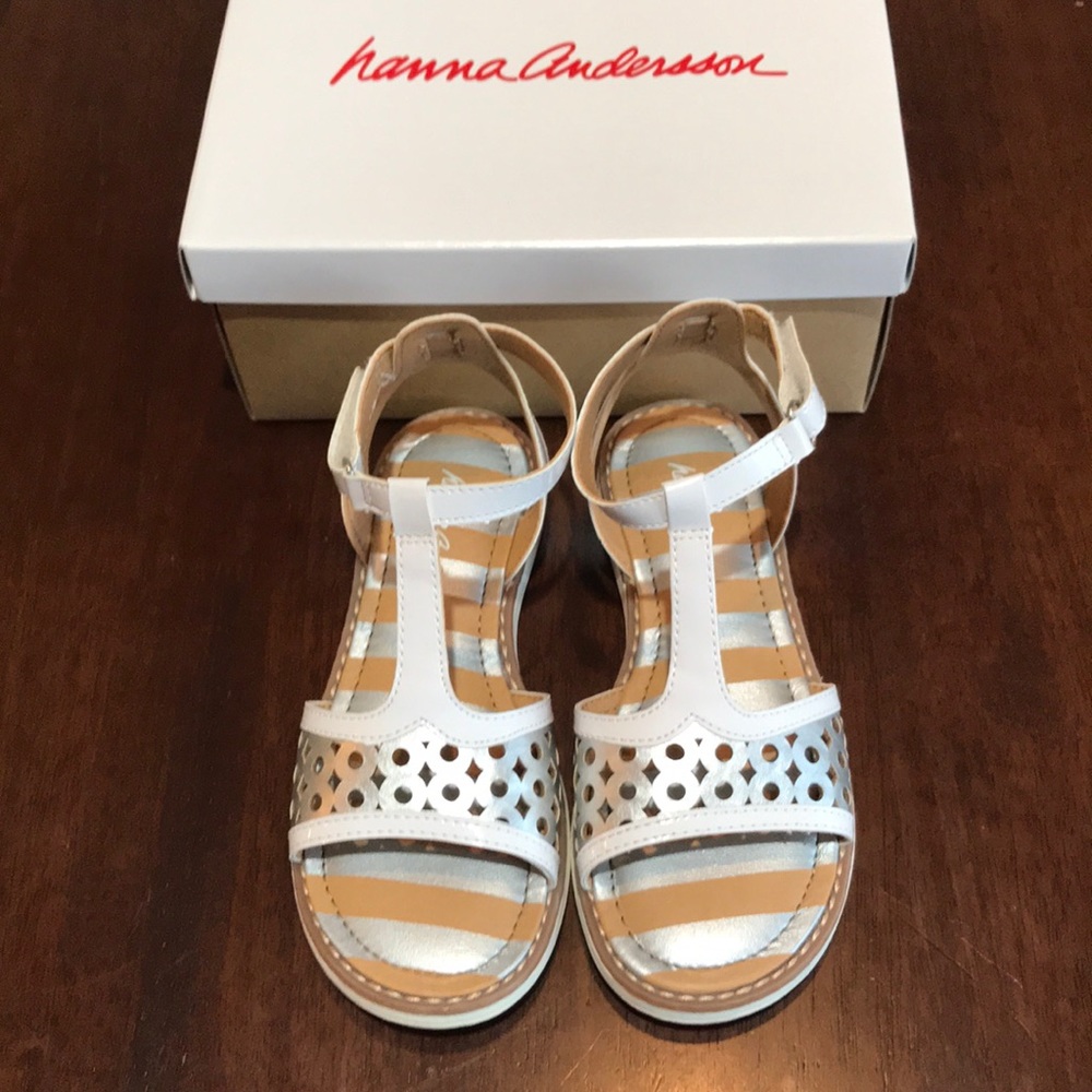 Hanna Andersson sandals size 13 girl